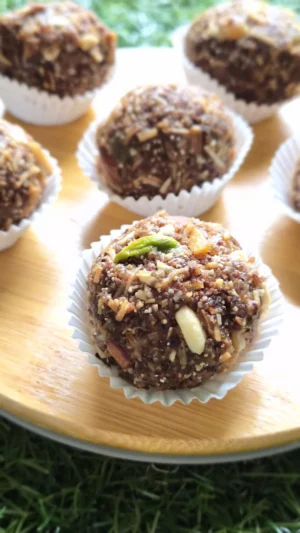 DinkLadoo-closeup Dink Ladoo by Sajuk Soul